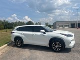 Used 2021 Toyota Highlander XLE image 4