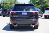 Used 2024 Buick Enclave Essence image 4
