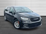 Used 2023 Chrysler Pacifica Touring-L image 2