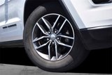 Used 2017 Jeep Grand Cherokee Limited image 3