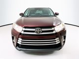 Used 2019 Toyota Highlander XLE image 3