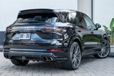 Used 2021 Porsche Cayenne Turbo image 3