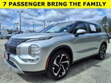 Used 2023 Mitsubishi Outlander SE image 3