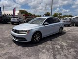 Used 2017 Volkswagen Jetta SE image 2