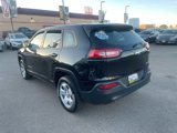 Used 2017 Jeep Cherokee Sport image 5