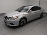 Used 2017 Nissan Altima 2.5 SL w/ Moonroof Package image 2