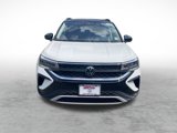 Certified 2023 Volkswagen Taos SE w/ Panoramic Sunroof Package image 2