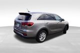 Used 2019 Kia Sorento LX image 4