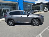 Used 2021 Nissan Rogue Platinum image 2