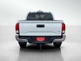 Used 2017 Toyota Tacoma TRD Off-Road image 4