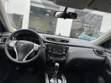 Used 2014 Nissan Rogue SV image 3