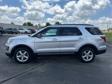 Used 2017 Ford Explorer XLT image 3