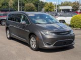 Used 2017 Chrysler Pacifica Limited w/ Advanced Safetytec Group image 3
