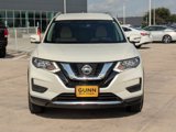 Used 2018 Nissan Rogue SV image 2