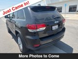 Used 2021 Jeep Grand Cherokee Laredo image 3