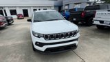 Used 2023 Jeep Compass Latitude image 3