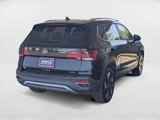 Used 2024 Volkswagen Taos SE image 4