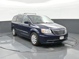 Used 2016 Chrysler Town & Country Touring image 2