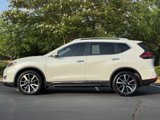 Used 2017 Nissan Rogue SL w/ SL Premium Package image 3