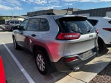 Used 2016 Jeep Cherokee Sport image 3