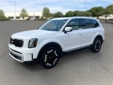 Used 2023 Kia Telluride EX w/ EX Captain's Chair Package image 3