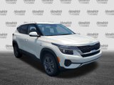 Used 2023 Kia Seltos LX image 2