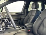 Certified 2024 Porsche Macan image 5