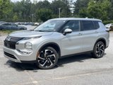 Used 2023 Mitsubishi Outlander SE image 2