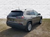 Used 2019 Jeep Cherokee Latitude w/ Cold Weather Group image 2