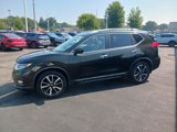 Used 2017 Nissan Rogue SL image 2