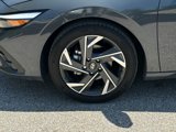 Used 2024 Hyundai Elantra SEL w/ Convenience Package image 3