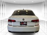 Used 2022 Volkswagen Passat 2.0T SE image 4