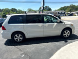 Used 2010 Volkswagen Routan SEL image 4