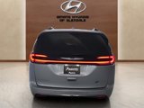 Used 2021 Chrysler Pacifica Touring-L image 5