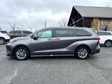 Used 2022 Toyota Sienna XLE image 3