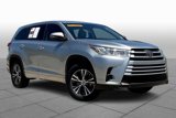Used 2017 Toyota Highlander LE image 2