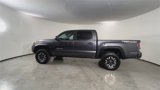 Used 2022 Toyota Tacoma TRD Off-Road image 5