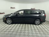 Used 2022 Chrysler Voyager LX image 3