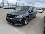 Certified 2023 Chrysler Pacifica Touring-L image 3
