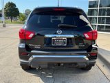 Used 2018 Nissan Pathfinder Platinum image 4