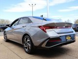 New 2025 Hyundai Elantra SEL image 4