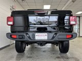 Used 2022 Jeep Gladiator Sport image 4