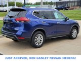 Used 2018 Nissan Rogue SV w/ Premium Package image 3