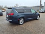 Used 2023 Chrysler Pacifica Touring-L image 3