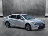 Used 2017 Toyota Camry SE image 3