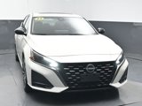 Used 2023 Nissan Altima 2.5 SR w/ SR Premium Package image 2