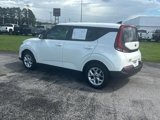 Used 2021 Kia Soul S image 2