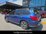 Used 2018 Nissan Pathfinder SV image 2