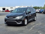 Used 2019 Chrysler Pacifica Touring-L image 2