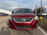 Used 2011 Volkswagen Routan SE image 4